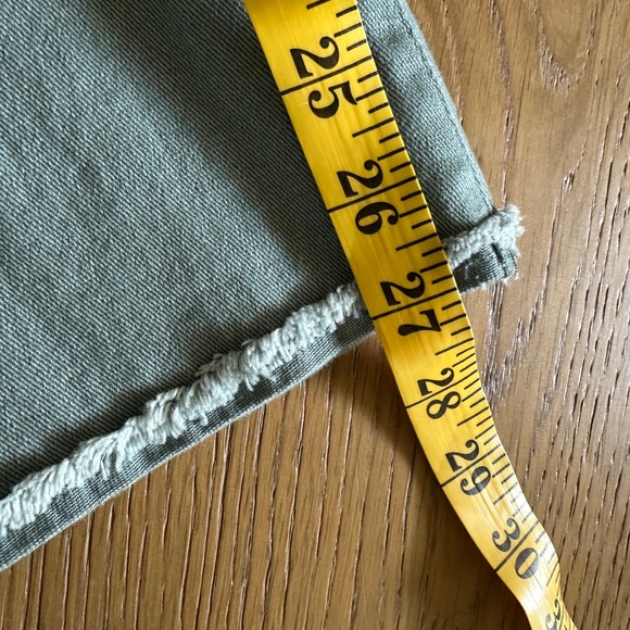 DEMOCRACY 'Ab'Solution Frayed Itty Bitty Flare Jeans - Picture 5 of 13